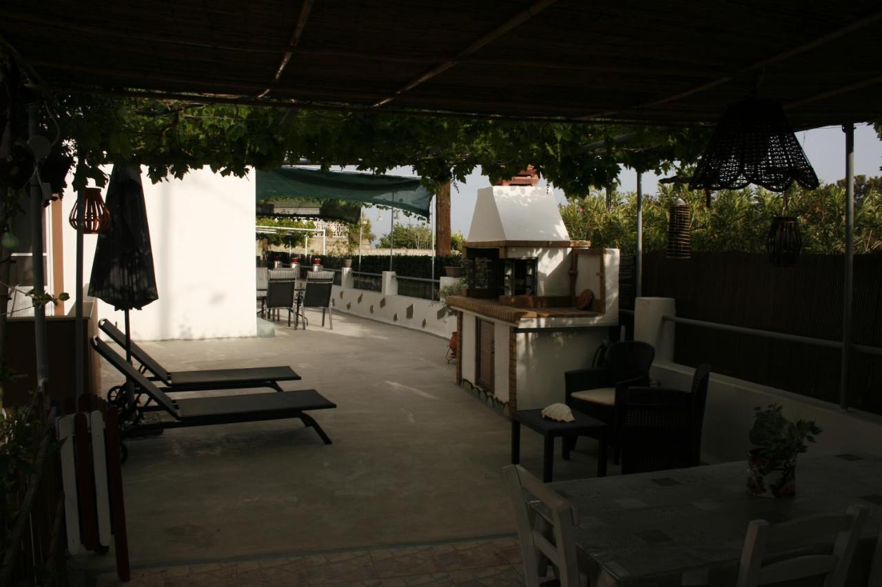 Kiki Stegna Apartment Archangelos  Bagian luar foto