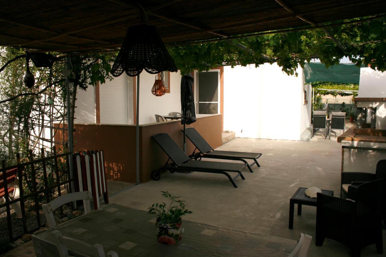 Kiki Stegna Apartment Archangelos  Bagian luar foto