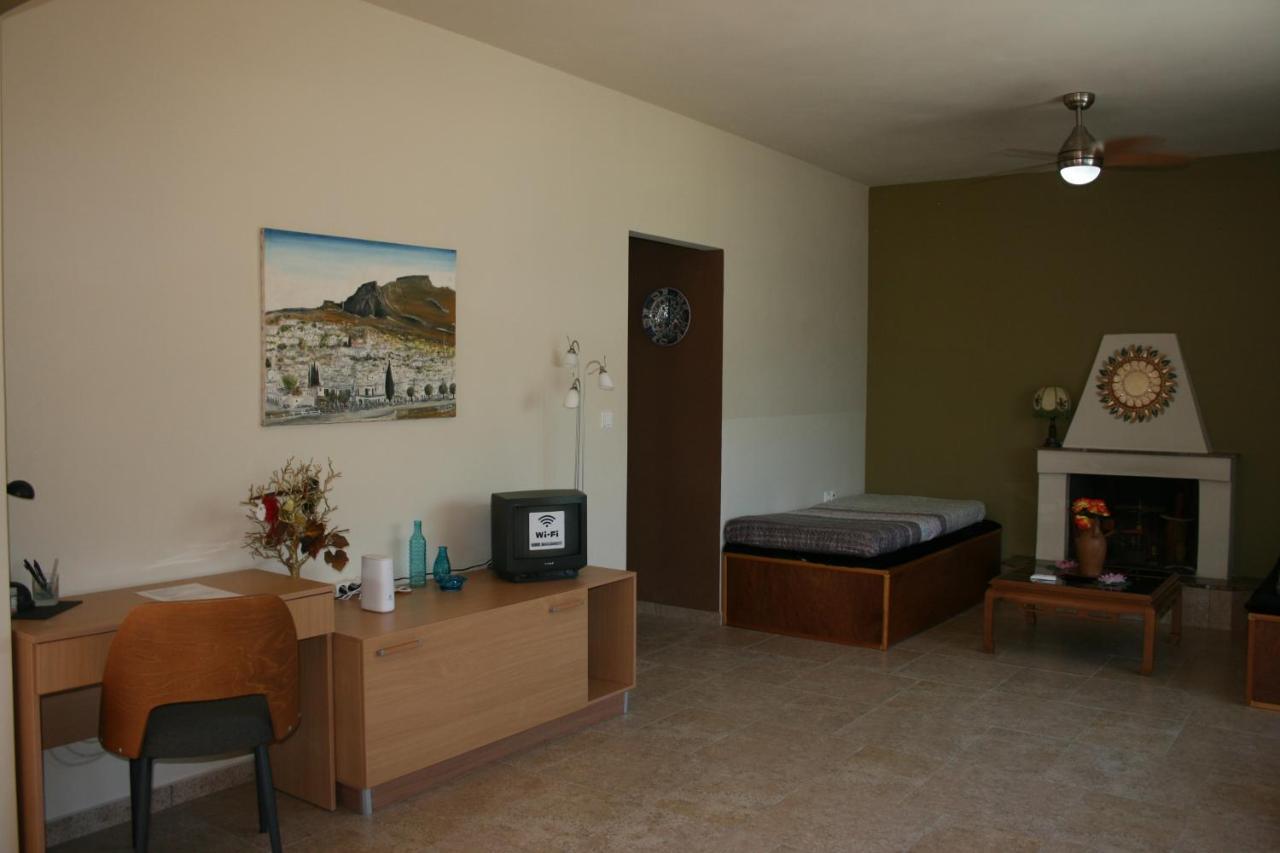 Kiki Stegna Apartment Archangelos  Bagian luar foto