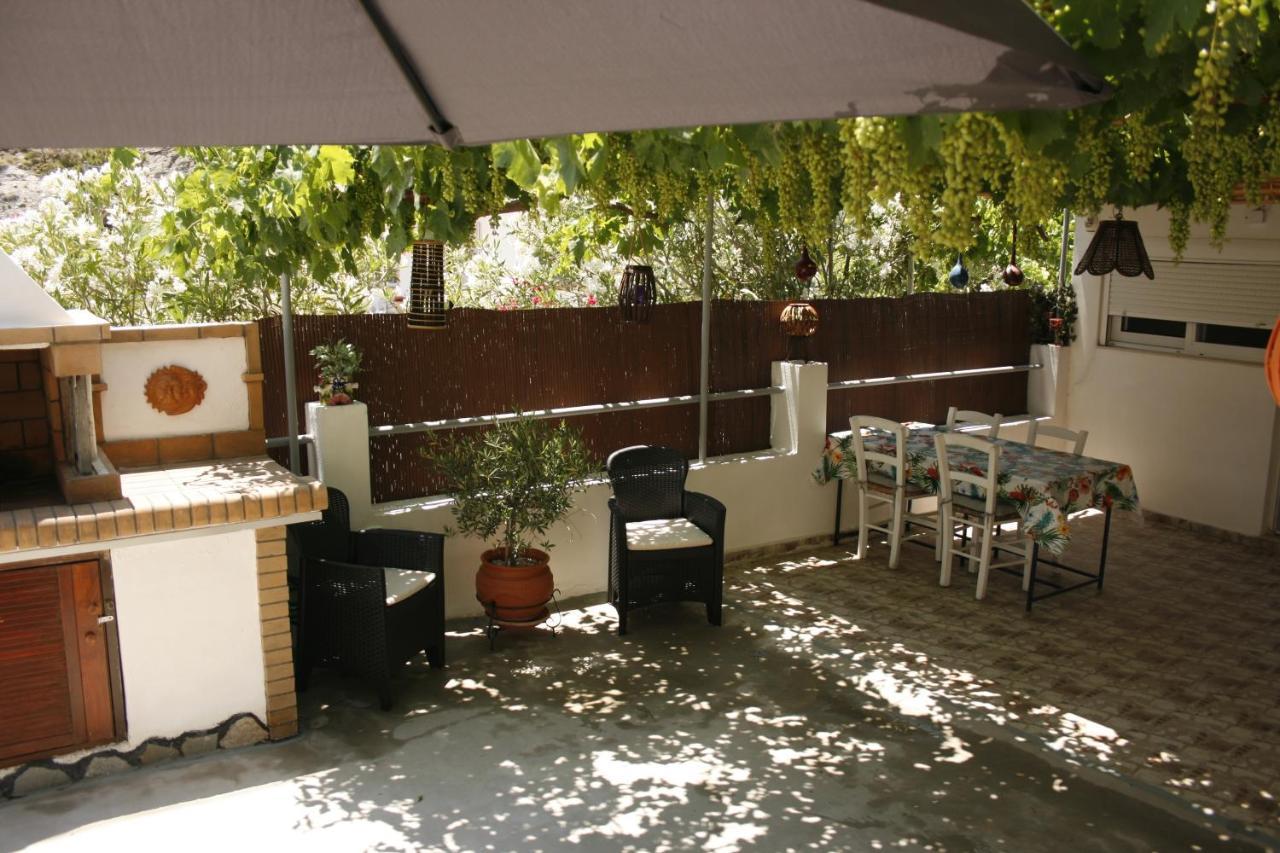 Kiki Stegna Apartment Archangelos  Bagian luar foto